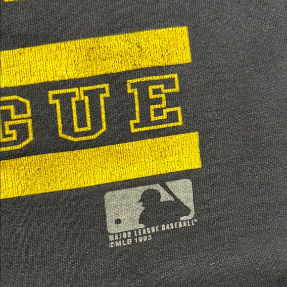 Vintage Mens Looney Tunes Taz Pittsburgh Pirates T Shirt Size XL MLB 1993 - Picture 2 of 10